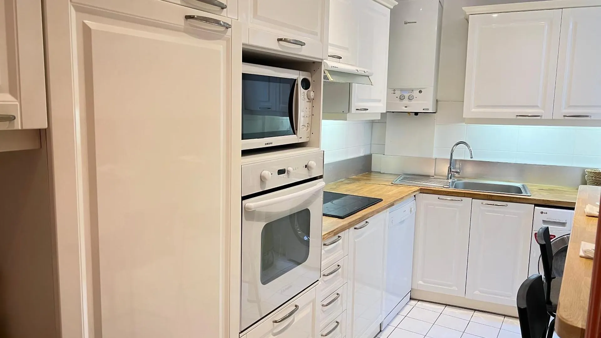Apartment Colisee Paris